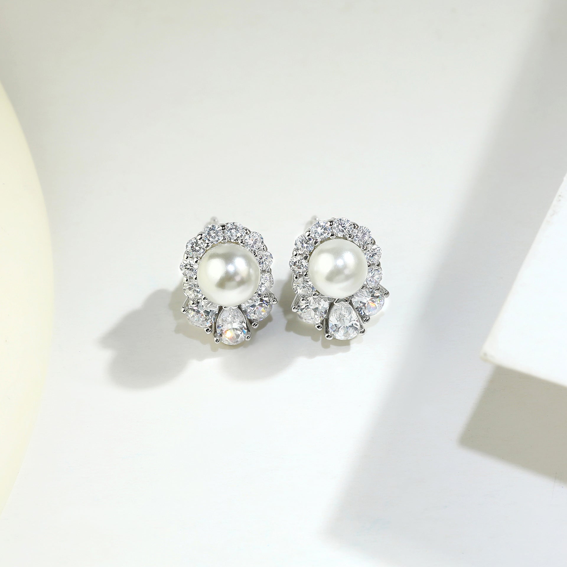 S925 6mm Pearl Studs - Vintage Luxe Earrings