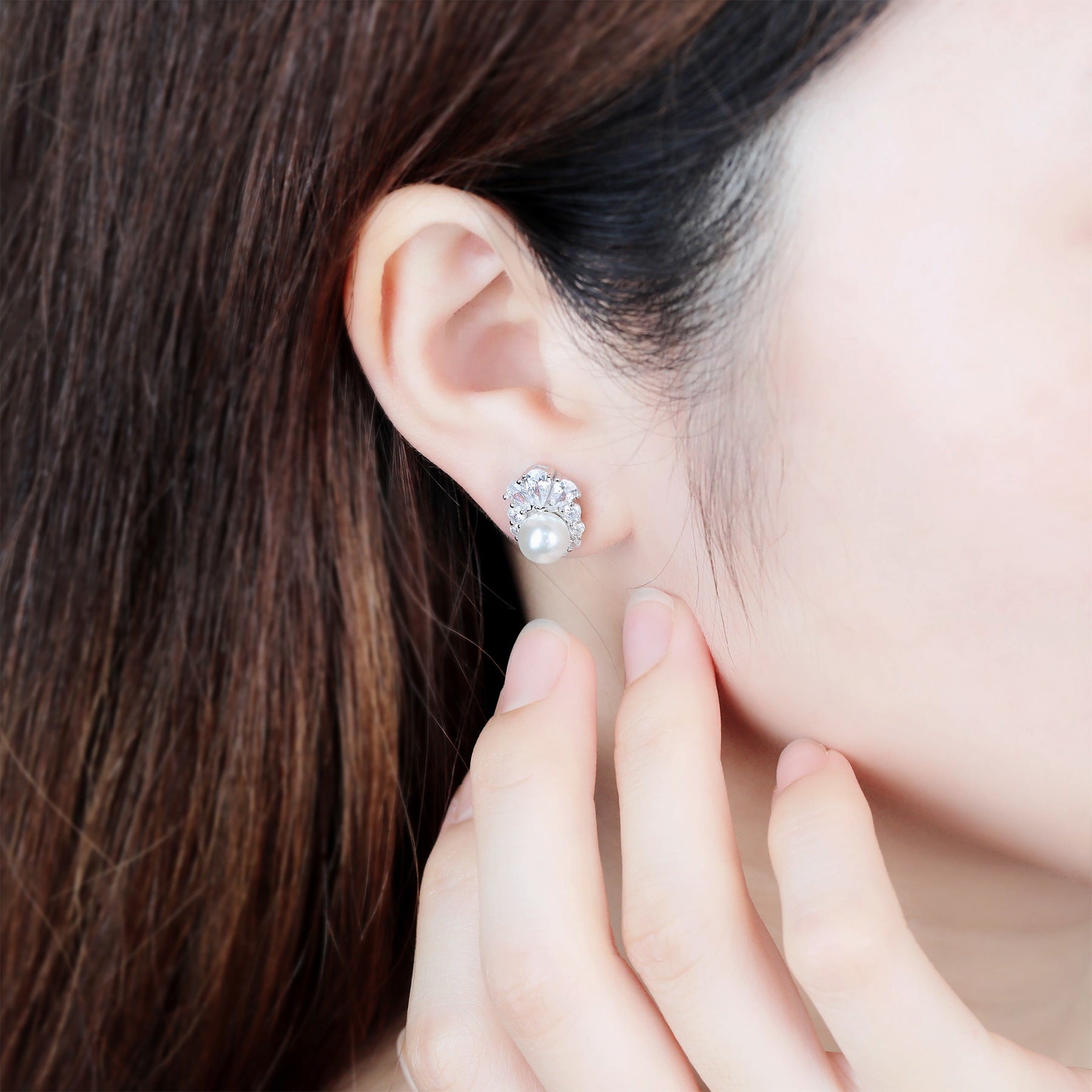S925 6mm Pearl Studs - Vintage Luxe Earrings