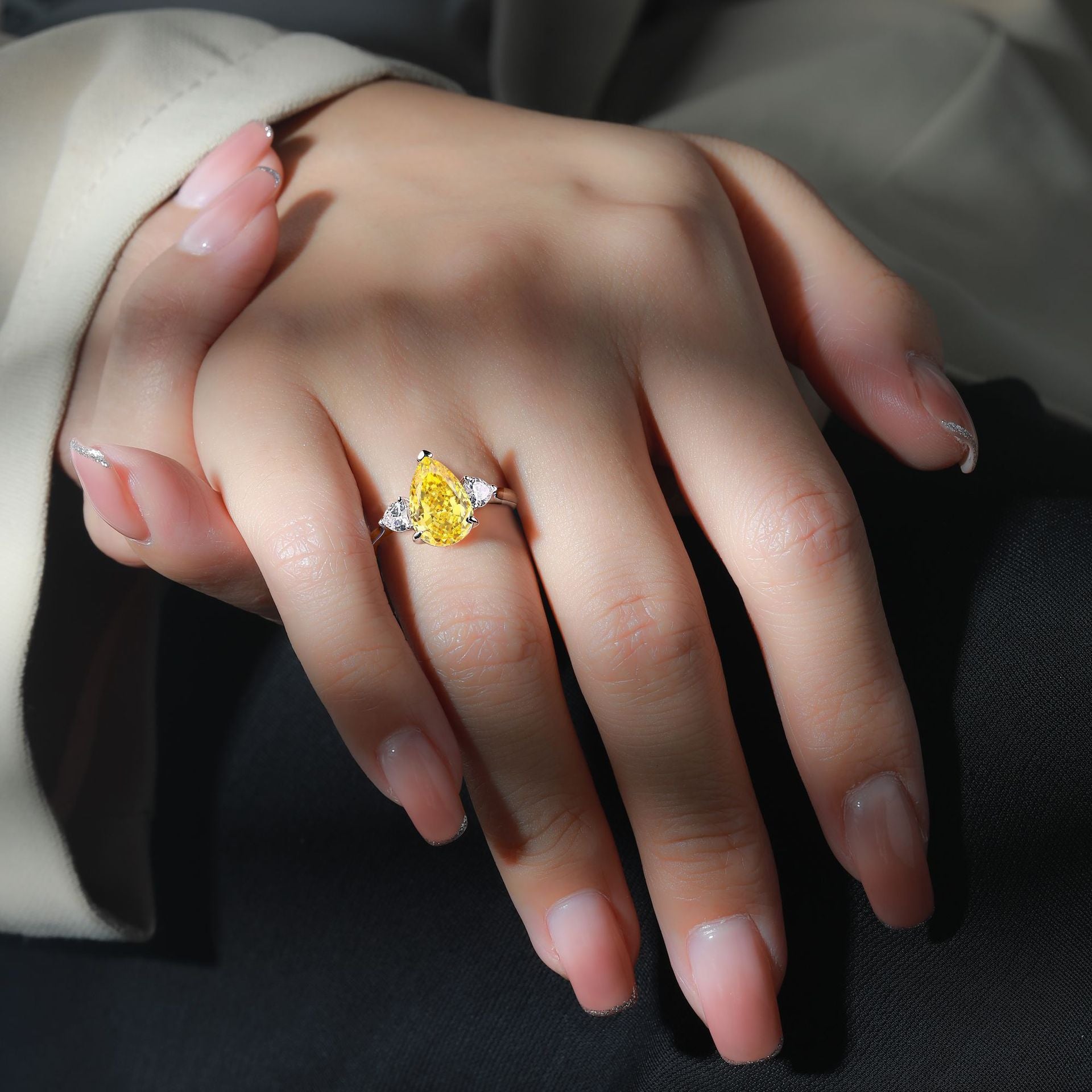925 Silver 4ct Teardrop Flame Ice Ring